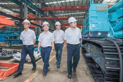 中水八局副总经理邓文明一行到访山河智能，共探公路工程建筑合作新篇